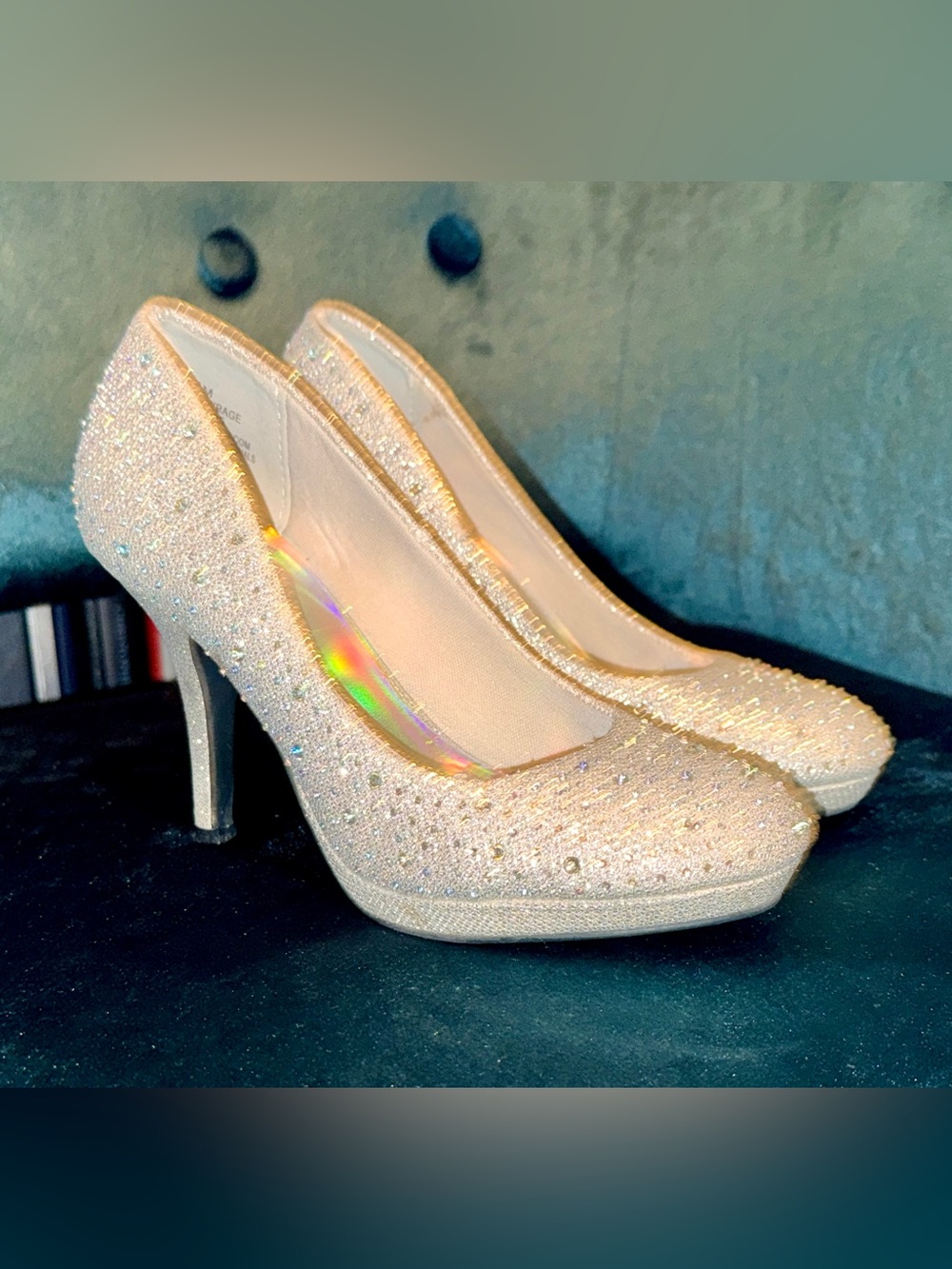 NwoT Silver Slipper Sparkling Silver Platform Heels w/Crystal Accents-6M